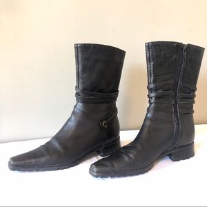 Bernardo Black Leather Boot  90s Square Toed VTG